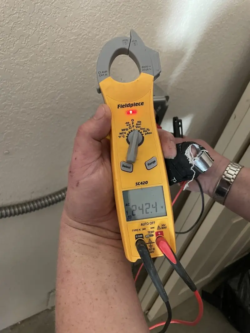 Voltage testing with clamp meter during Aluminum Wiring Replacement in Salem